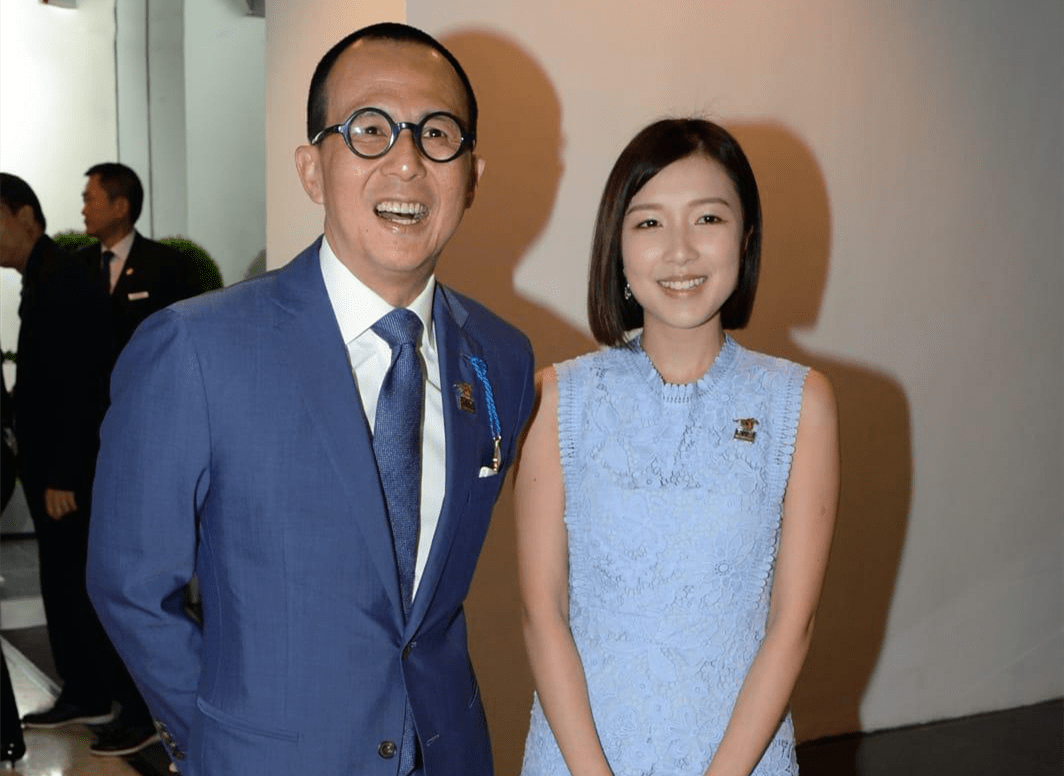 李泽楷|与李泽楷传分手后罕露面,郭嘉文穿旧衣做化妆模特,被指变化大