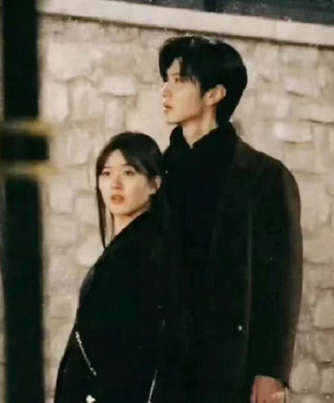 陈哲远|《偷偷藏不住》路透照，陈哲远赵露思“捧脸杀”，网友沦陷了