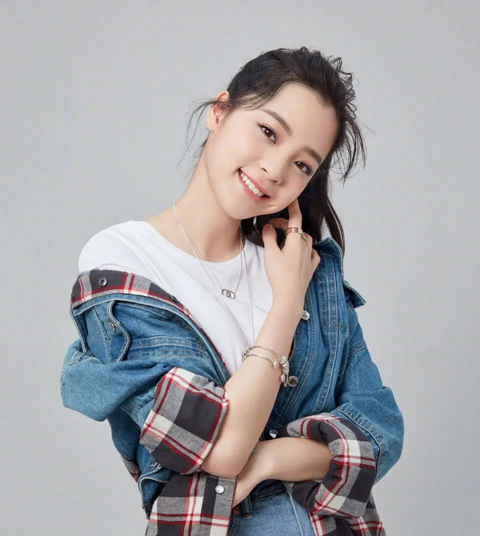 明星|圈内人曝明星代言大跳水，团队谋求赚钱新模式，赵露思白鹿成一线