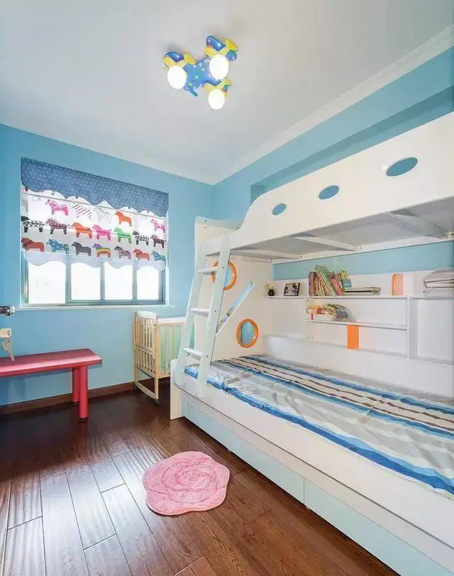 晒晒新装的125平新房，朋友都说好看，装修师傅电话此后没停过