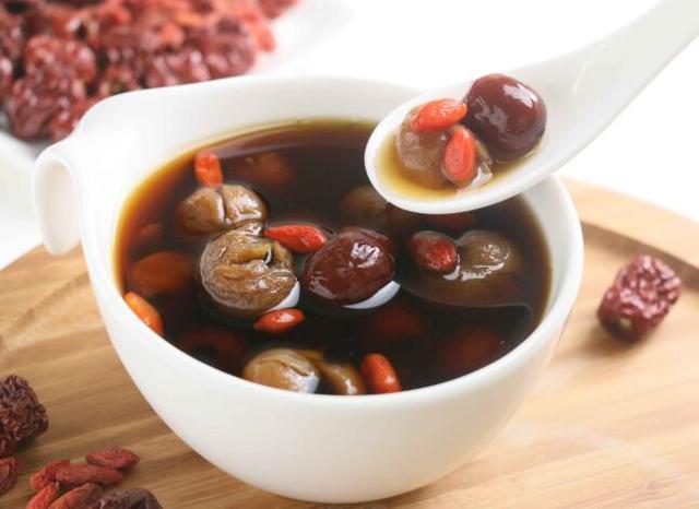 脾胃|女人气血不足老得快？做好4件事，补气养血，脸色红润显年轻