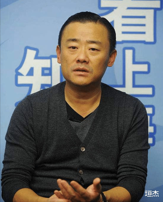 孙兴|8位过气艺人现状：阿宝住破屋独自喝闷酒，孙兴形象破裂想要复出