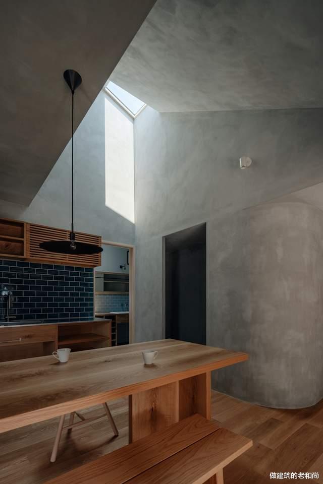 面积仅109㎡的住宅:一个大屋顶将所有空间融合在一起