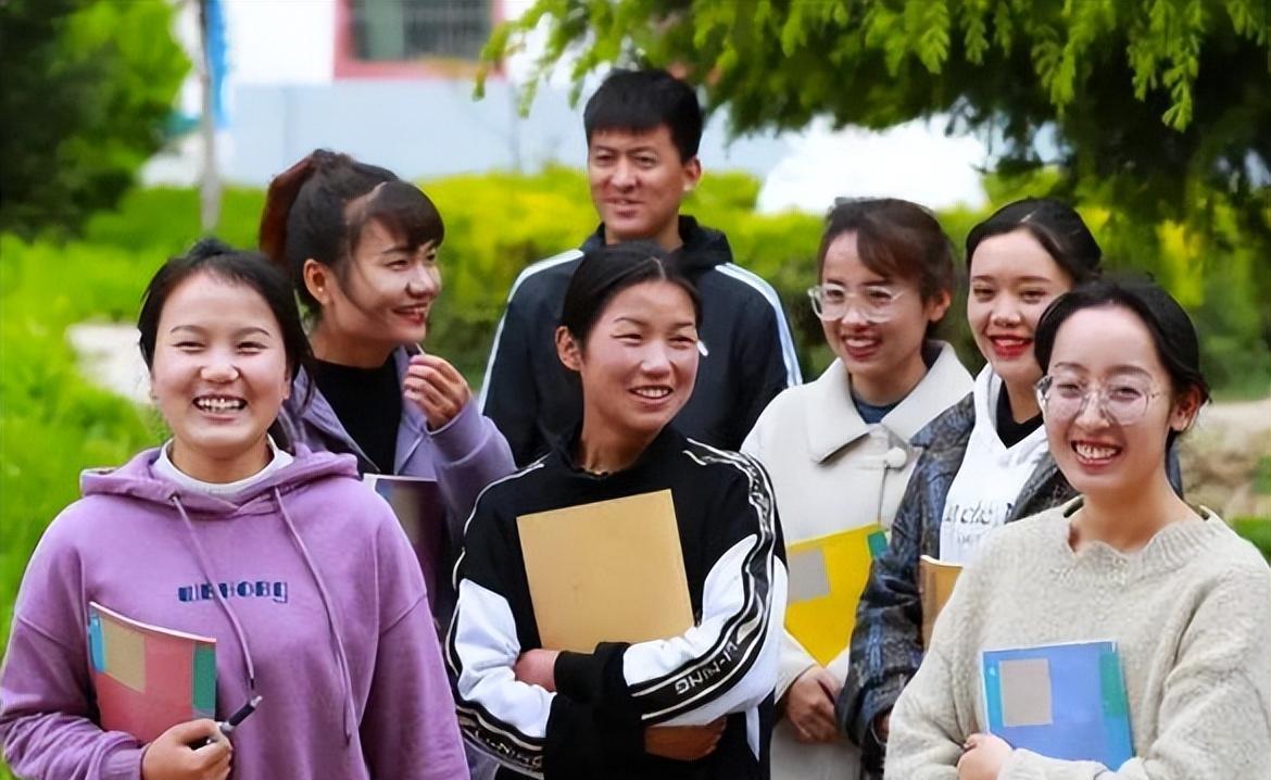 创业|深圳教师岗将迎来“离职潮”，钱少事多，或成985毕业生辞职理由