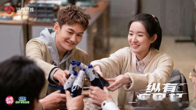 李潇|大象专访编剧李潇:《纵有疾风起》中男主角是为靳东量身打造的!