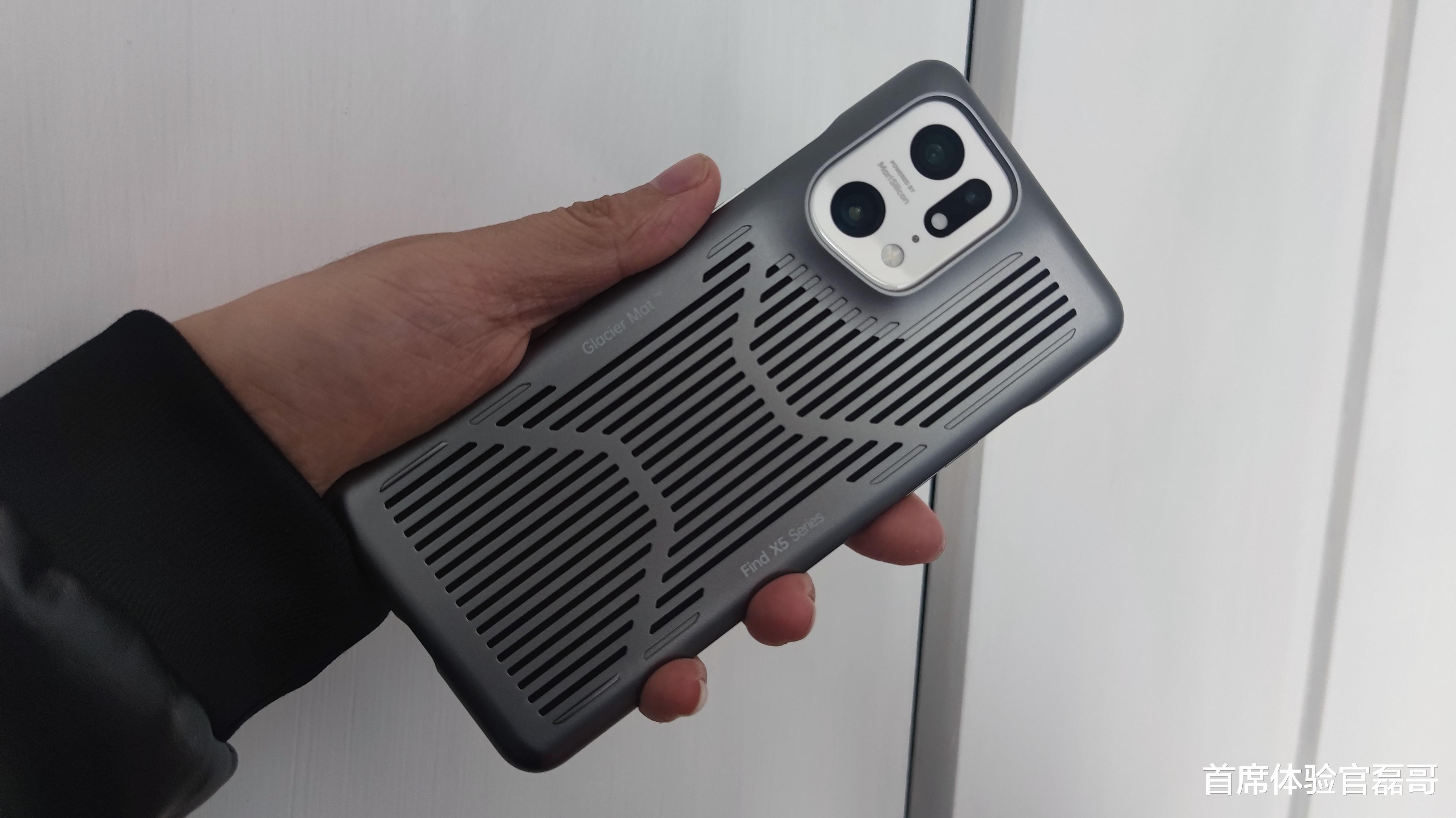 商务笔记本|公司小姐姐买了一部新手机,竟然不是意料中的iPhone 13 Pro