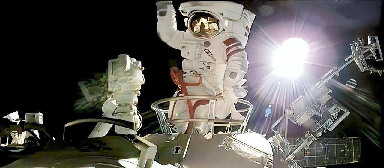 宇宙到底有多大?让我们跨越930亿光年探究宇宙深度,地球太渺小