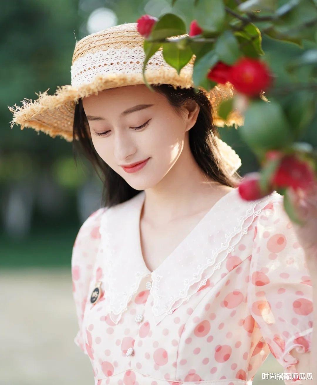 完美日记 ?突然火起来的“杏帽”是什么鬼?洋气优雅、显脸小,难怪潮人都爱