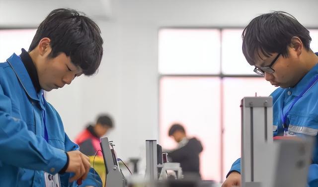 分流|中职生彻底翻身,取消初中毕业后普职分流,真的是喜从天降