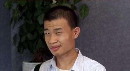 韦东奕|韦东奕现身北大食堂,矿泉水平替成西瓜,学神的形象你们模仿不来