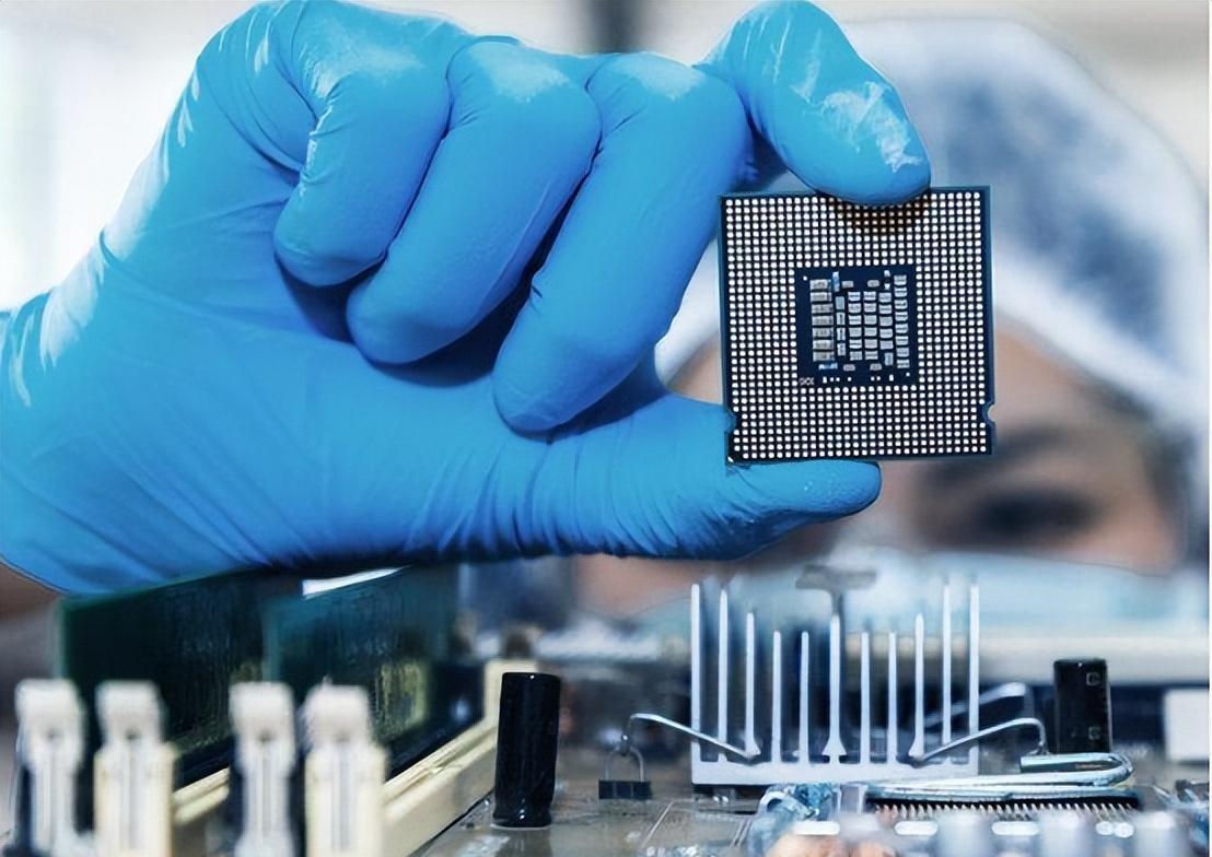 华为|中芯国际！投资1000亿元，中国光刻机巨头协助华为，重出江湖