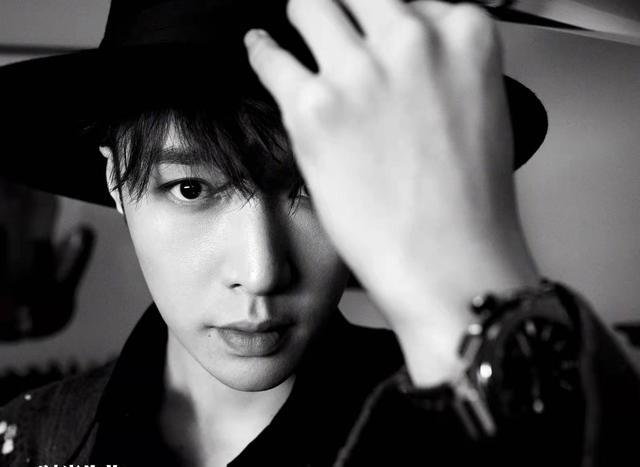 张艺兴|张艺兴发烟花vlog：一句直白的22年愿望，触动人心