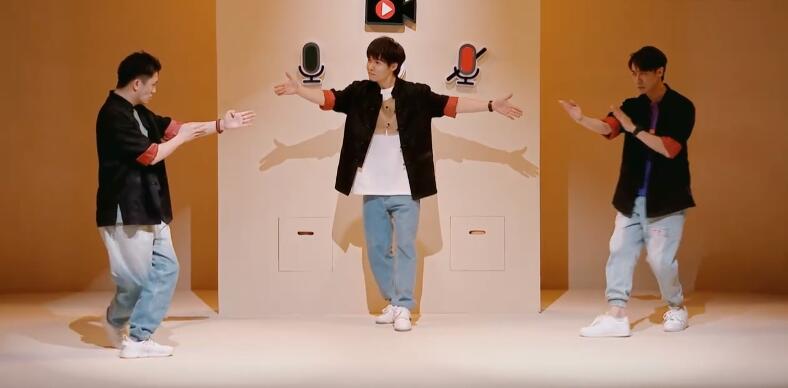 二喜|《二喜》出炉秒杀《脱5》,马东的清高,让多少个李诞脸红?