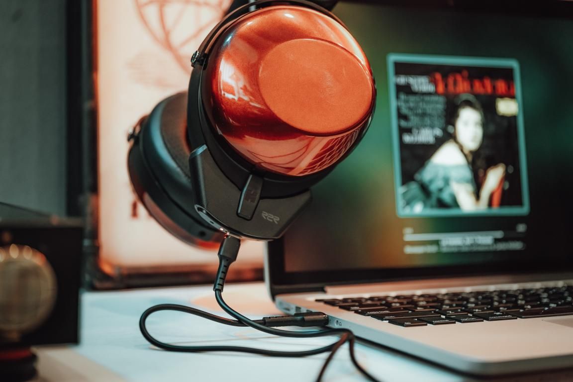 hifiman|馥郁均衡，动圈HIFI大耳的一股清流 HIFIMAN海菲曼 HE-R9试听浅析