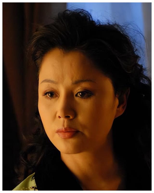 于小慧|于小慧:被2段感情伤得遍体鳞伤,不再相信爱情,如今52岁单身一人