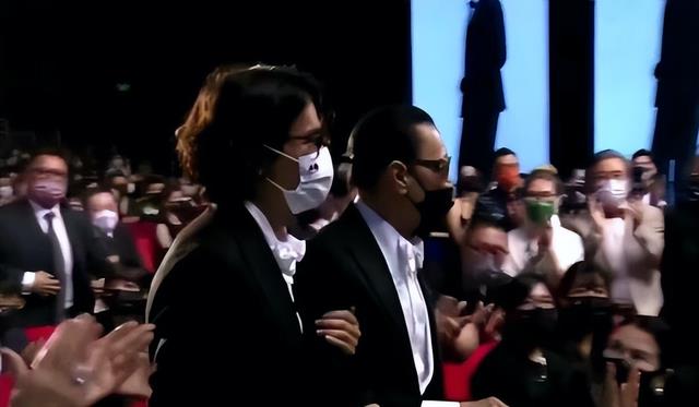 谢贤|85岁谢贤首获金像影帝，被林家栋搀扶上台，3年前获得终身成就奖