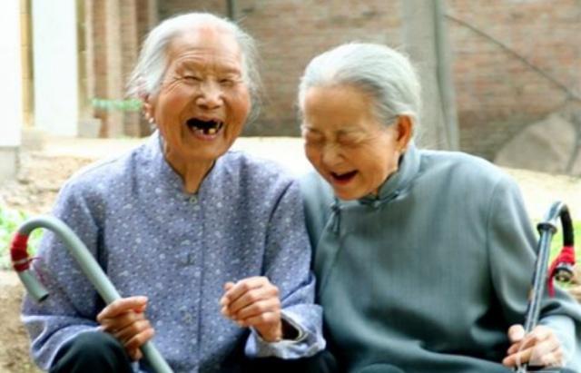 长寿|无论男女，睡觉时有这5个特征偷着乐吧，或许长寿会和你有缘