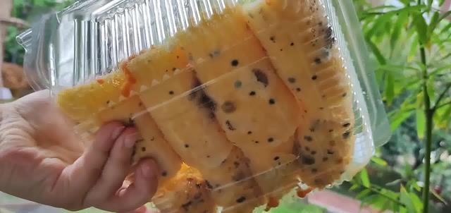 永辉超市保质期内蛋糕发霉,打翻产品更换标签重新售卖