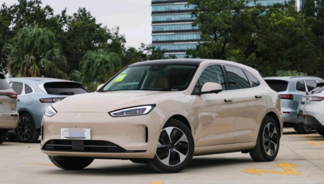 开完问界M5 EV,再换到特斯拉Model Y上,车主:对比差距一目了然