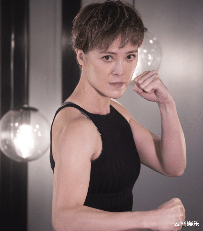 TVB|TVB艺人拍戏频繁受伤!刘家良徒孙头撞玻璃,紧急送医后缝8针