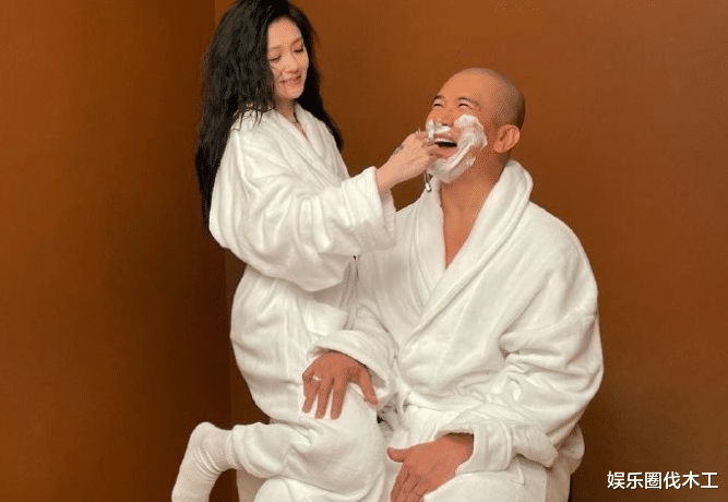 大S|46岁大S怀3胎，拿命生子为获婆婆认可，疑似俩孩子改口喊老具爸