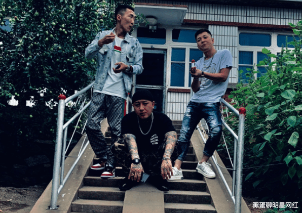 |李舒克拒绝参加师弟婚礼,疑似与师傅老方丈彻底闹掰,粉丝:飘了