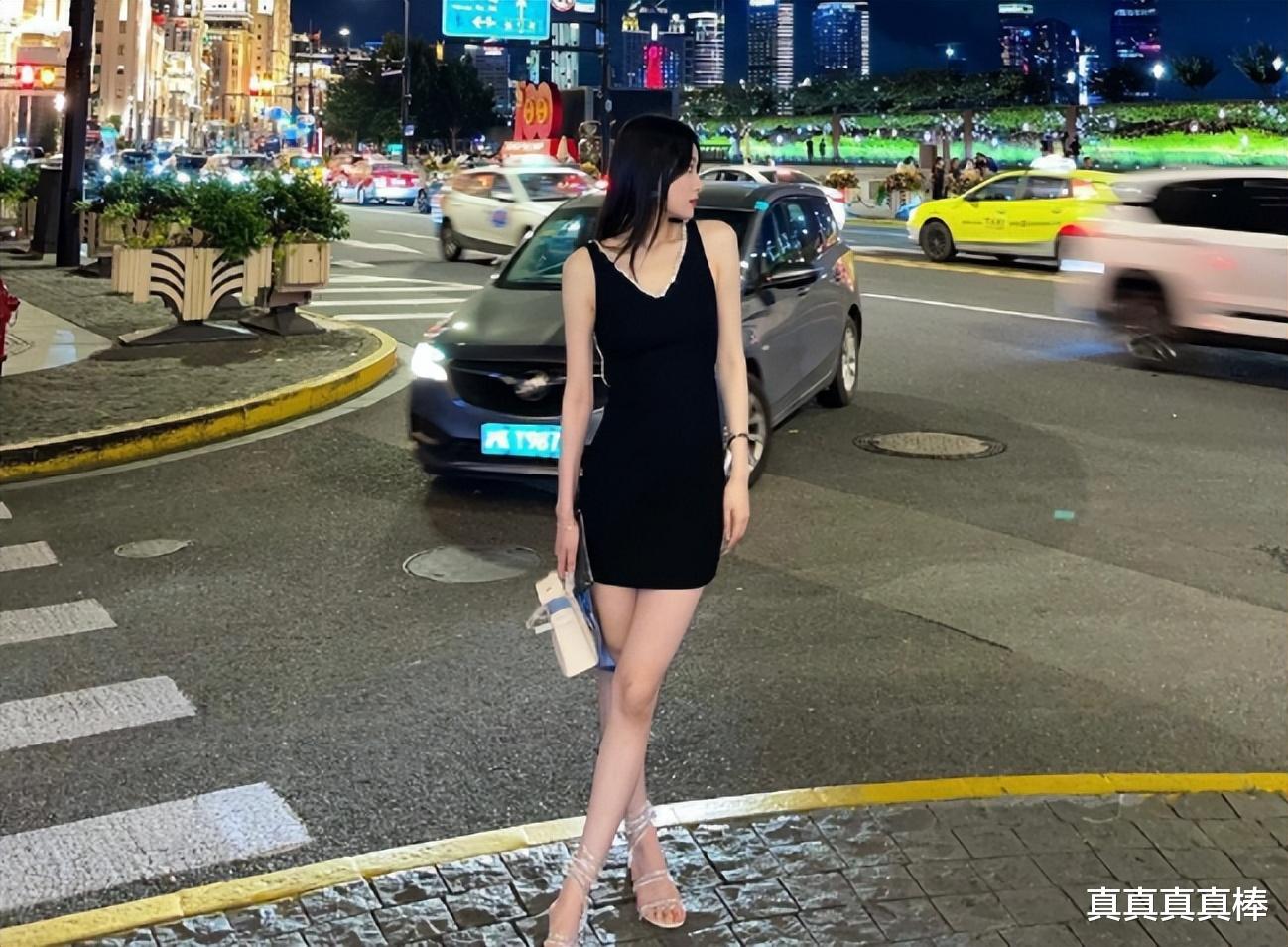 李嫣|同样是泳装,王菲的女儿,焦恩俊的女儿,贾静雯的女儿,有差吗?