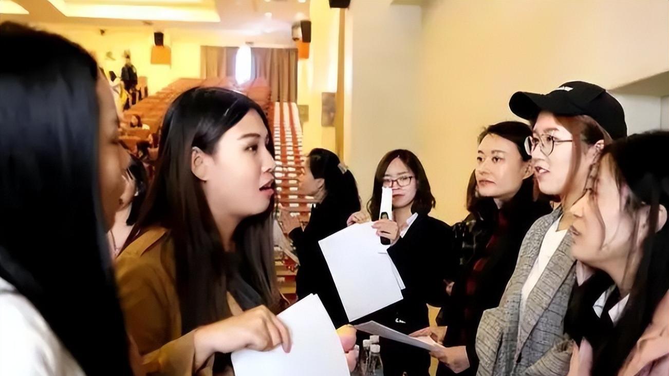 求职|大专生坦言求职被拒经历，一堆荣誉证书，比不上一张本科文凭值钱