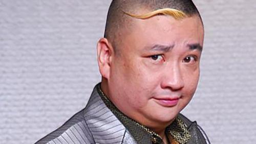 演员陈坚雄突发心梗猝死车内，一天前还发短视频，家属悲痛发声