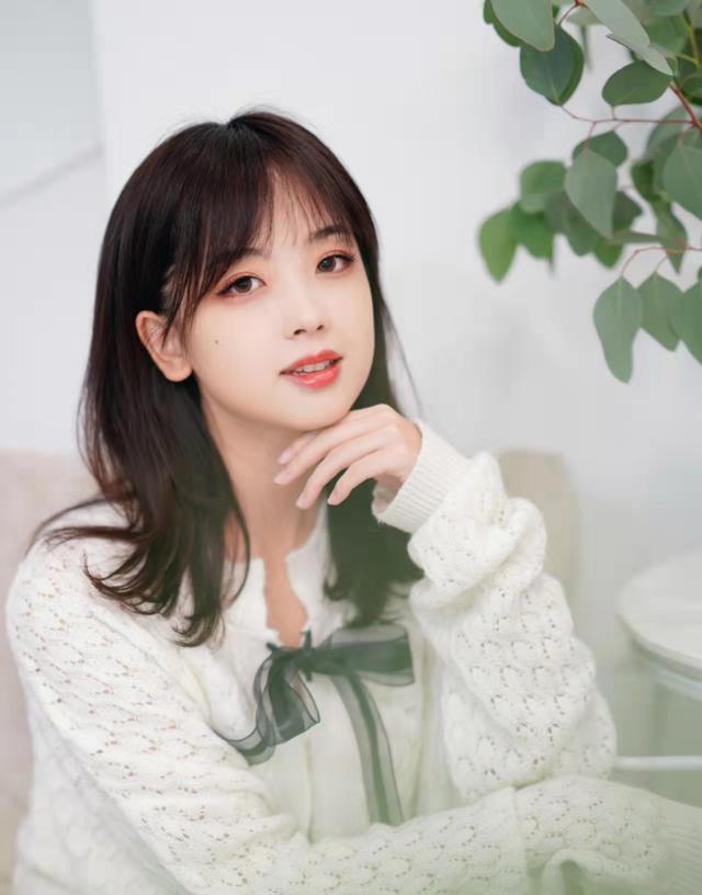 网络春晚|央视网络春晚曝光，王嘉尔搂小男孩亲密合影，多位流量艺人现身