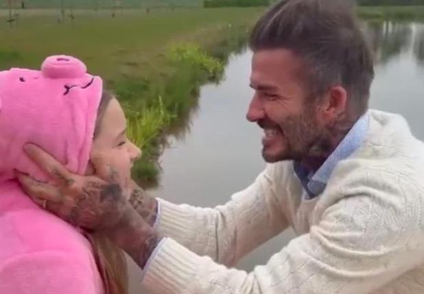 哈珀·贝克汉姆 小七又变壮了，脸盘全家最大！个头快赶上贝嫂，青春期减肥好难