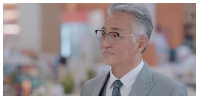 她们的名字|《她们的名字》:安岩是内鬼?她背后的男人是谁?几个细节已暴露