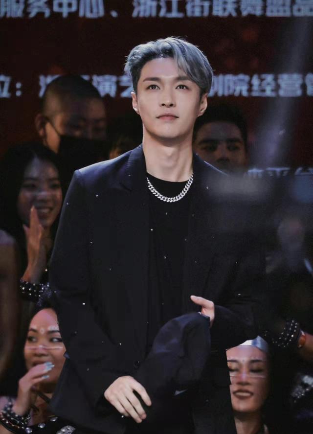 街舞|张艺兴发文感谢中国街舞,IP地址在韩国:EXO要回归?