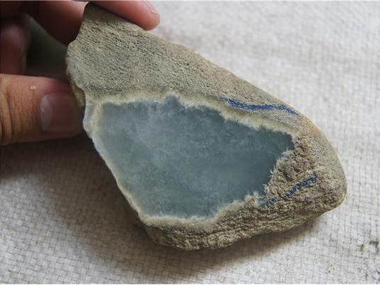 星月菩提|翡翠原石的开采现场,天价石头就是这样挖出!