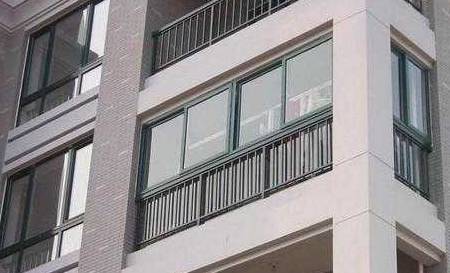 阳台墙面万万不要贴瓷砖,跟邻居家一对比,才知我家装错了