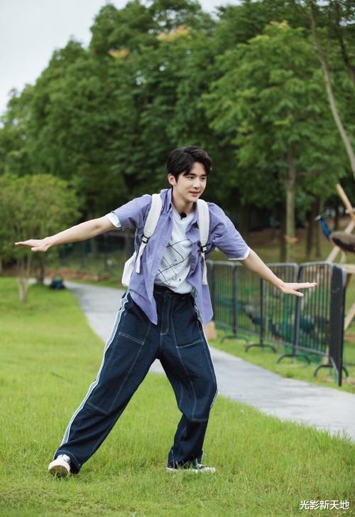 布兰妮·斯皮尔斯|张新成掰手腕导致骨折,节目组153字回应,四个重点和一个心机