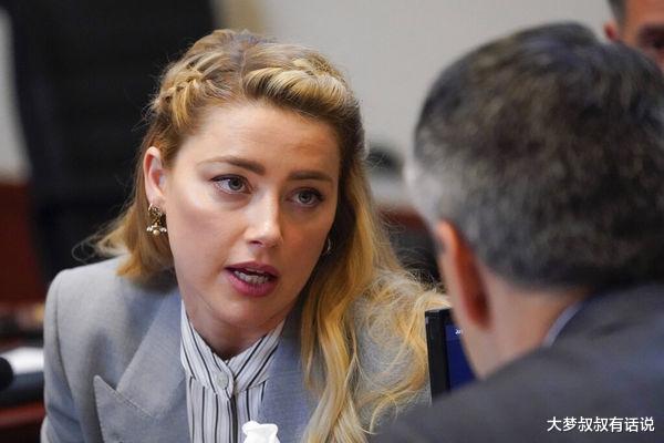 强尼·戴普|安珀赫德慌了！“9人陪审团选边站”对她真实反应曝光，心机1招急拉票