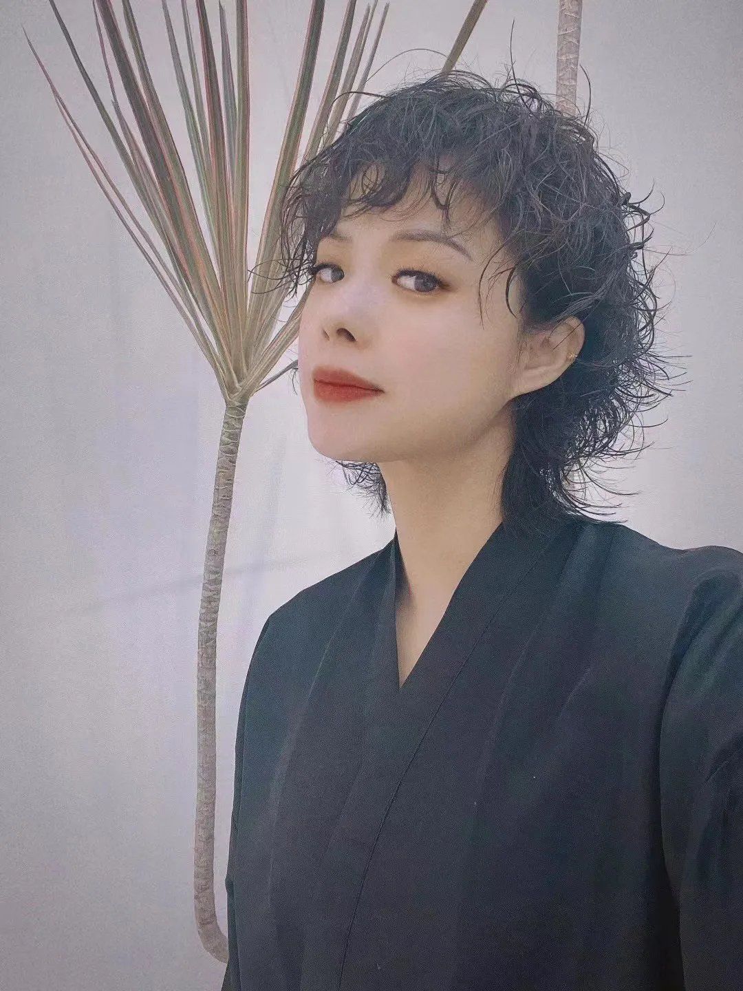 最美发型 天冷了，是该换换发型了，17款最美发型送给你