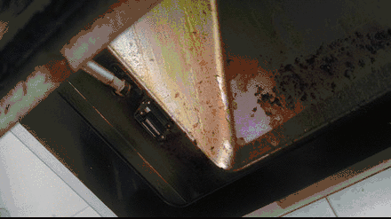 油烟机脏了还拆下来洗?学聪明人这样做,不拆不卸,立马焕然一新