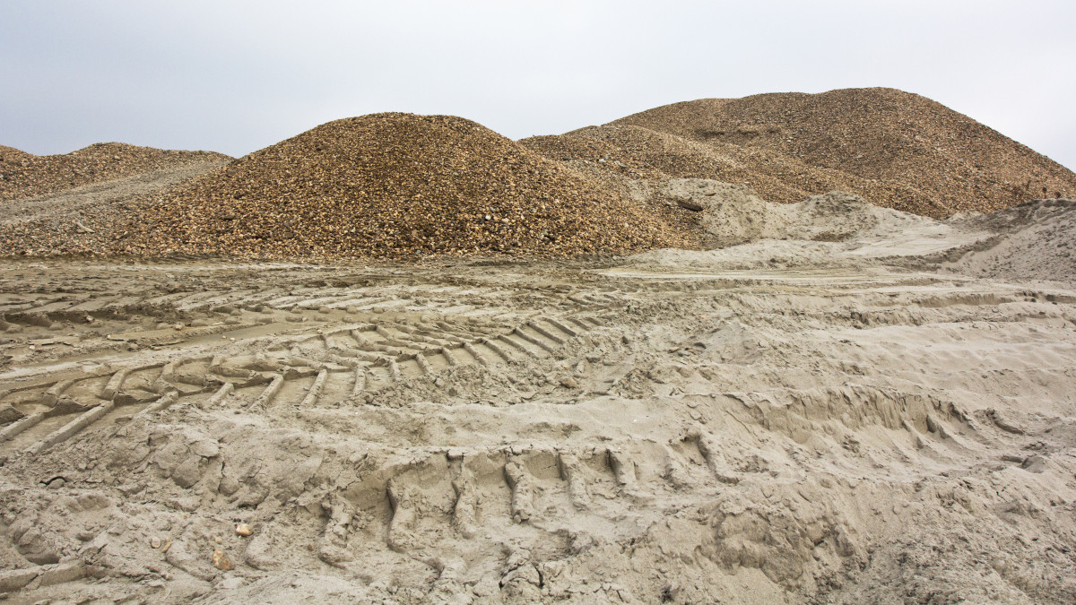 液晶显示器|天然砂断供对台积电无影响，但这个断供问题比较大！