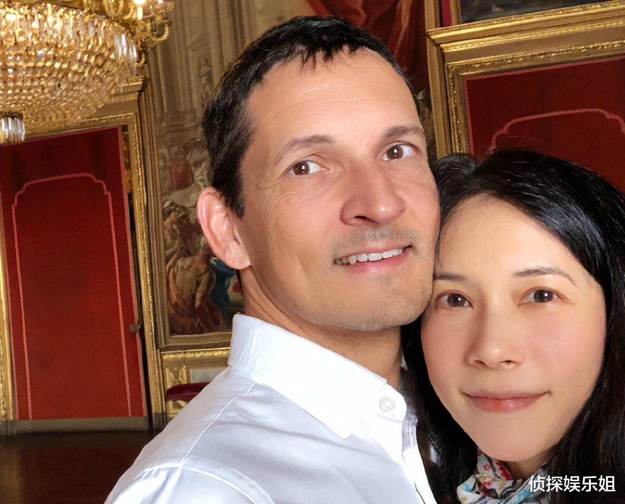 关晓彤|莫文蔚大年初六晒开工照,52岁自信秀素颜,妆前妆后差别明显