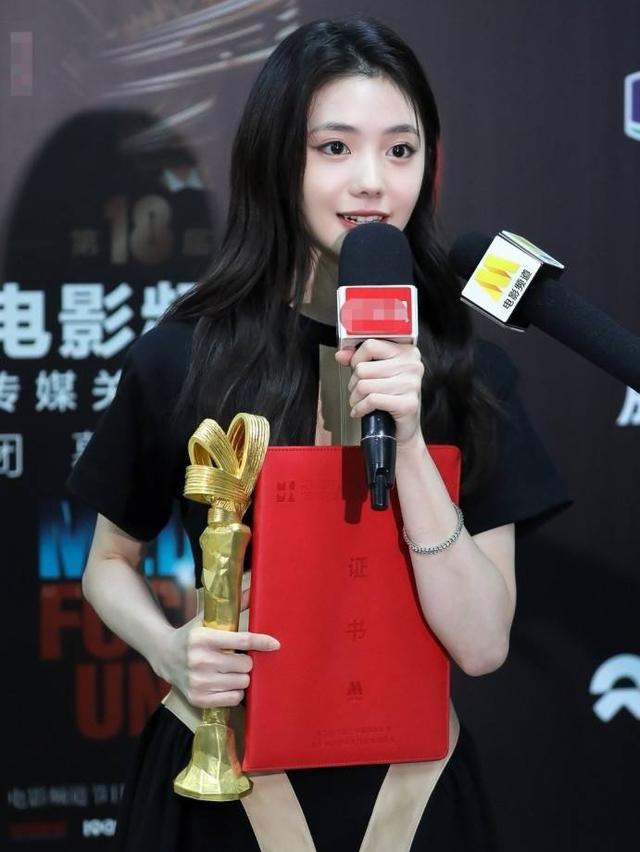 刘浩存|刘浩存的“星途璀璨”，毁在了她亲妈吕淑娟的手里