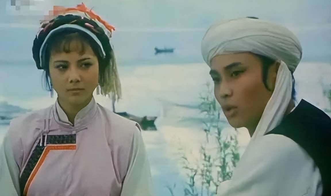 梁丽|演员梁丽：被前夫伤透了心，带着儿子再婚，为去世的前夫抬棺