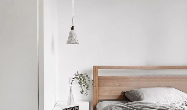 湖北：90后小姐姐的极简生活走红，100平新房装成原木风，太治愈