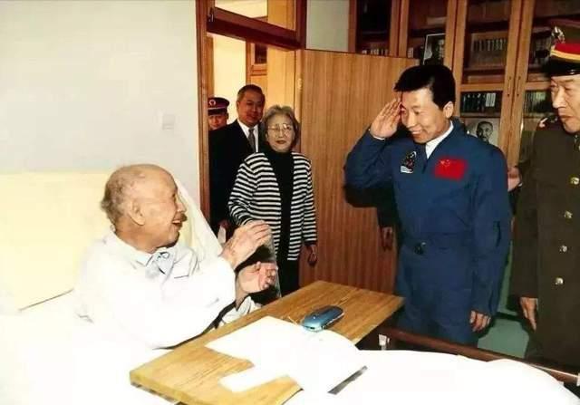 杨利伟回到地球,后遗症严重无法再飞天?辟谣!未来或将再次出征