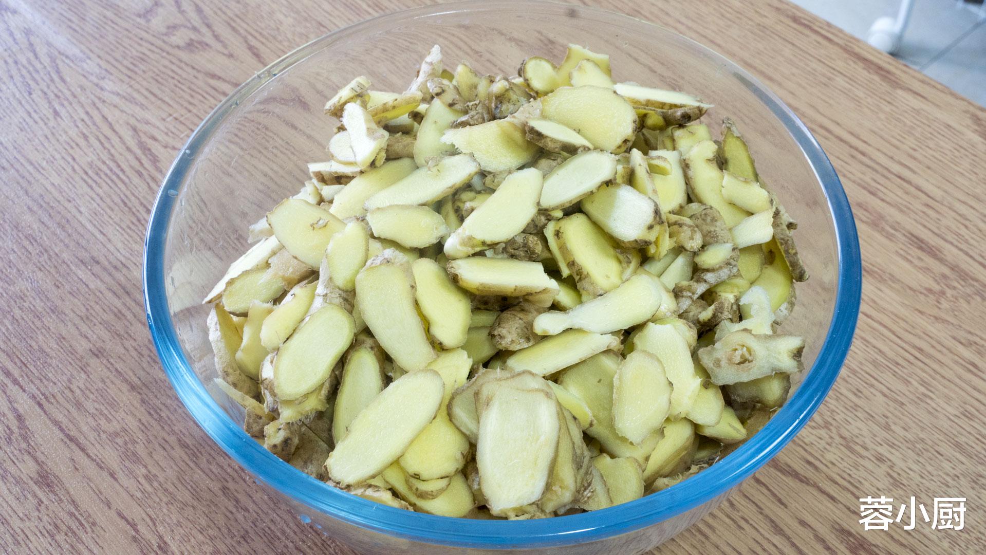 “夏吃姜，赛参汤”！5月这么吃姜，祛湿暖胃又排汗，夏天不受苦