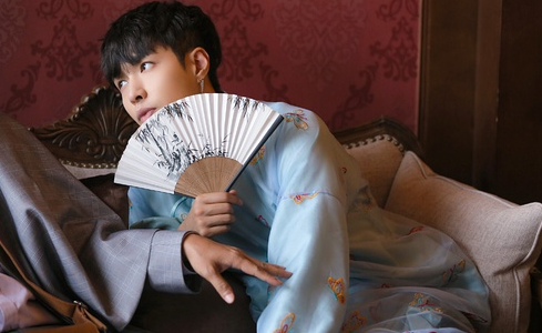 何炅|“气质不行”别穿长衫！这12位民国贵公子，完美诠释什么叫儒雅