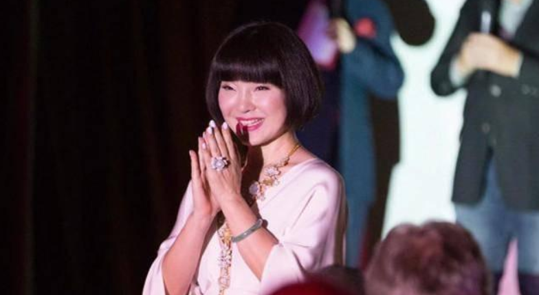 陈红|出轨整容医生，转移前夫财产12亿，“常回家看看”的陈红有多狠？