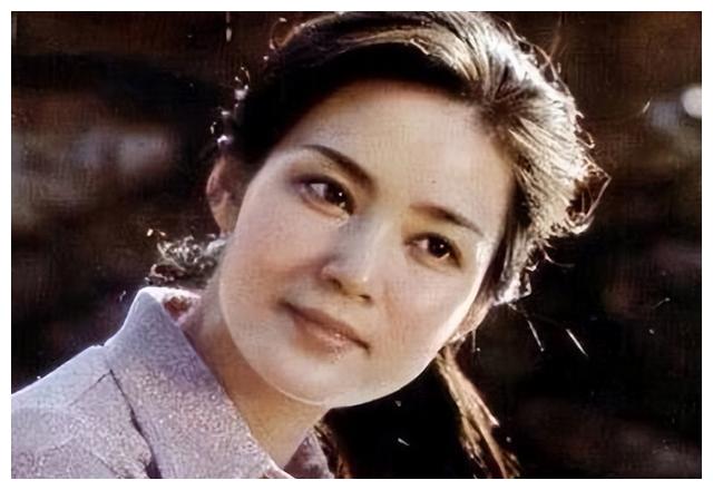 潘虹|国家一级演员潘虹：24岁嫁人，28岁爆红，68岁未婚无儿无女