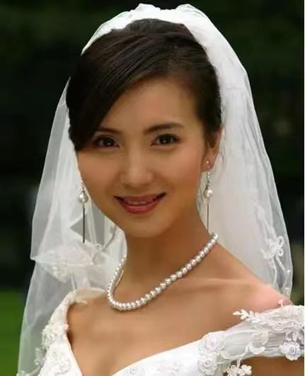 大S|虽然都是70后，但她的演技，已经超过了大 S。